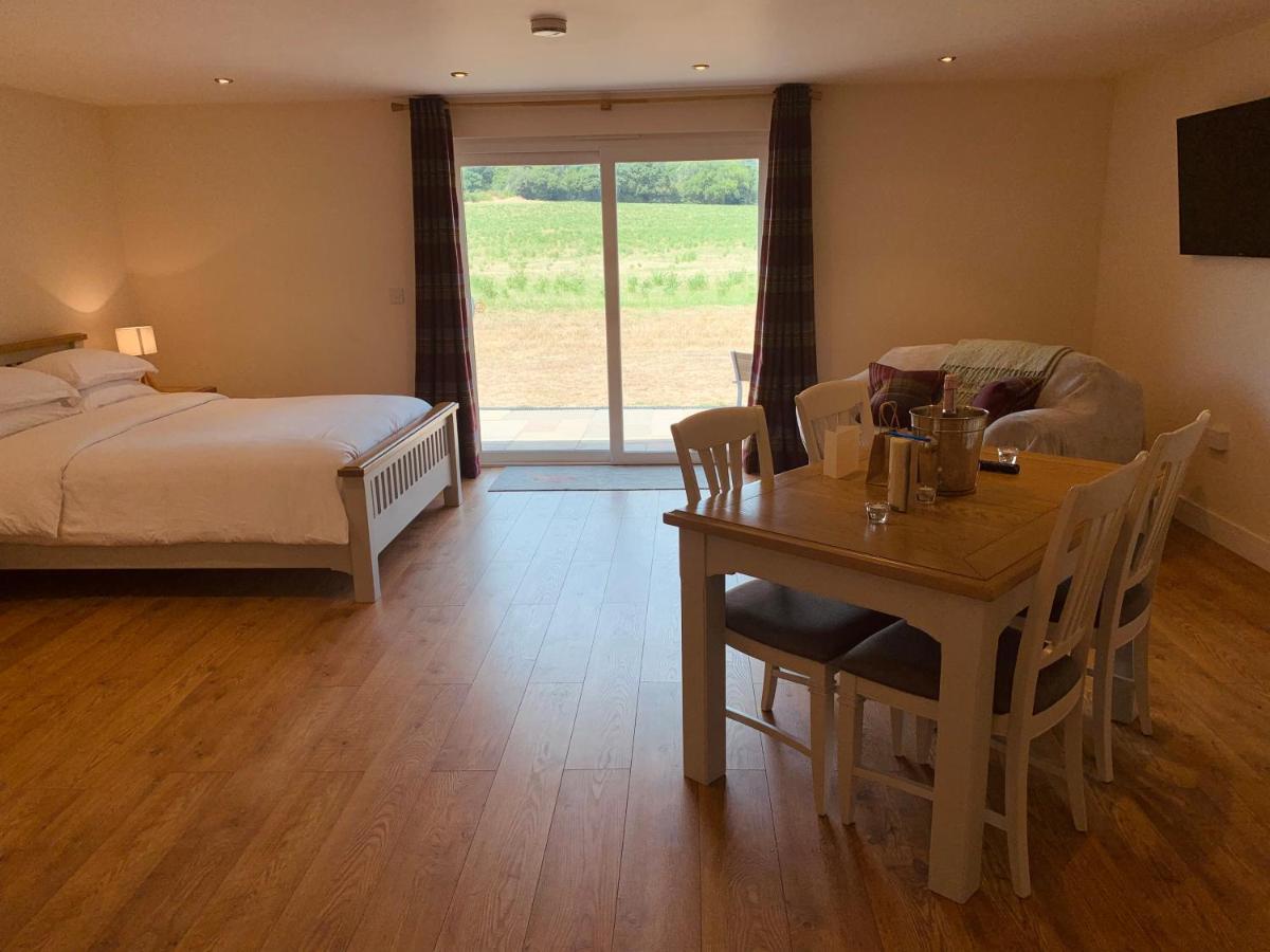 Plumptons Farm Holiday Lodges Colchester Esterno foto