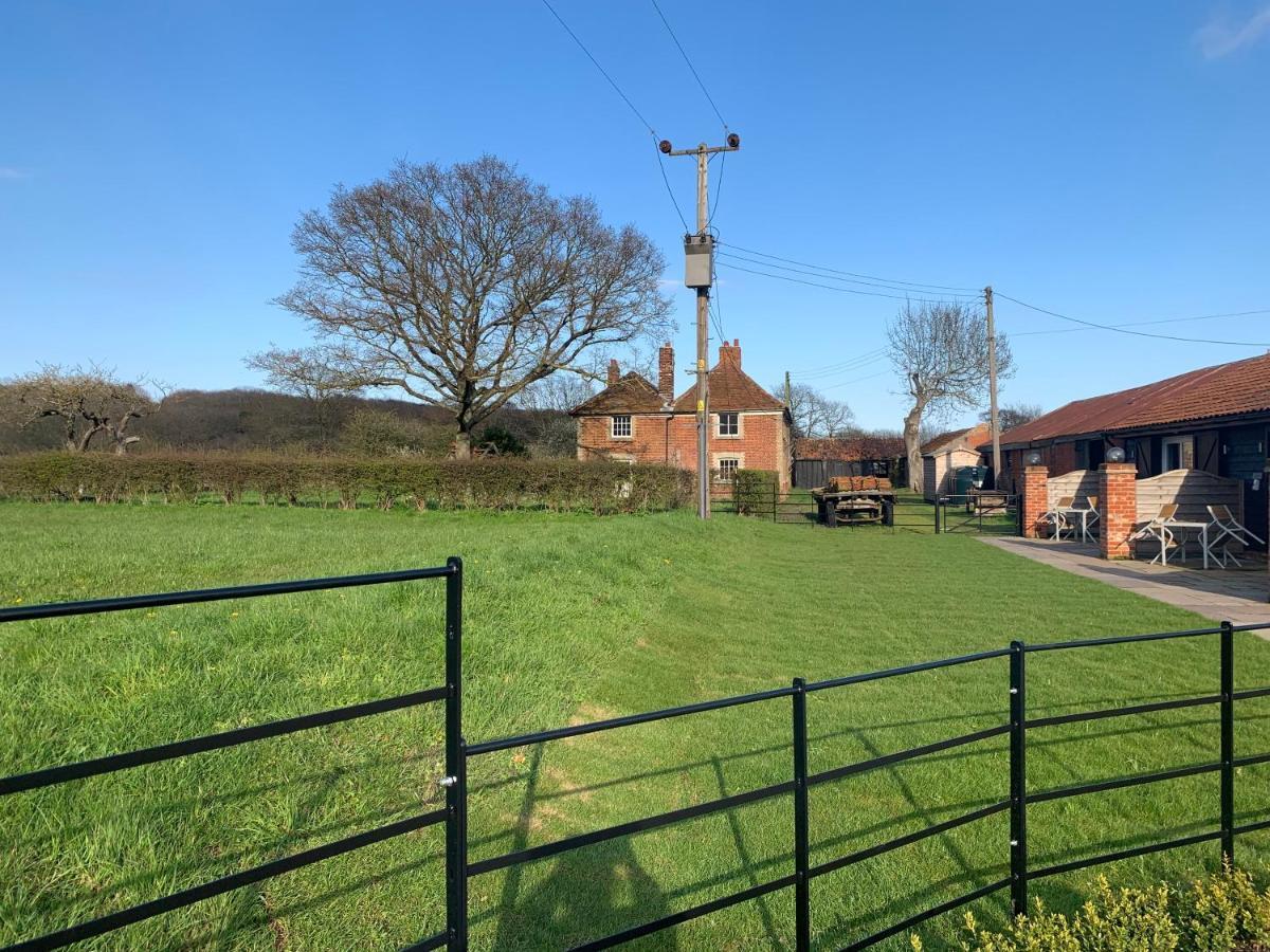Plumptons Farm Holiday Lodges Colchester Esterno foto